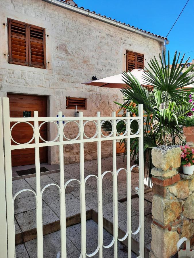 Joseph'S Yard Apartment Rovinj Exterior foto
