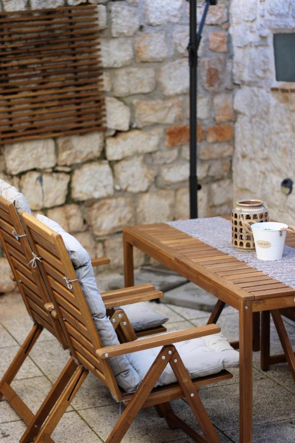 Joseph'S Yard Apartment Rovinj Exterior foto