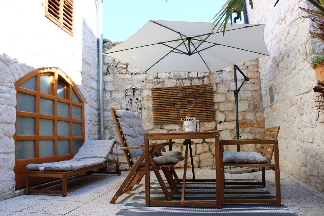 Joseph'S Yard Apartment Rovinj Exterior foto